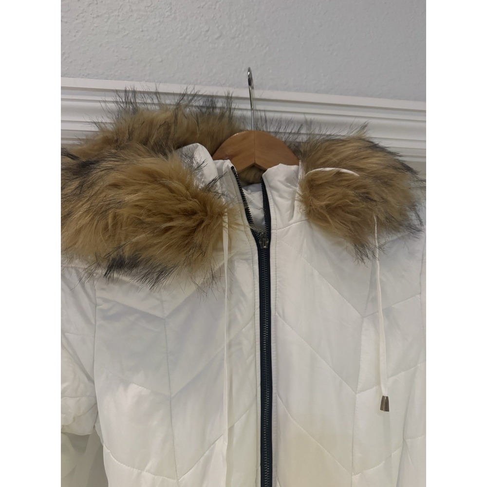 White Black Hooded Ski Snowsuit Faux Fur Belted Zippered Medium SS6 - Picture 2 of 6